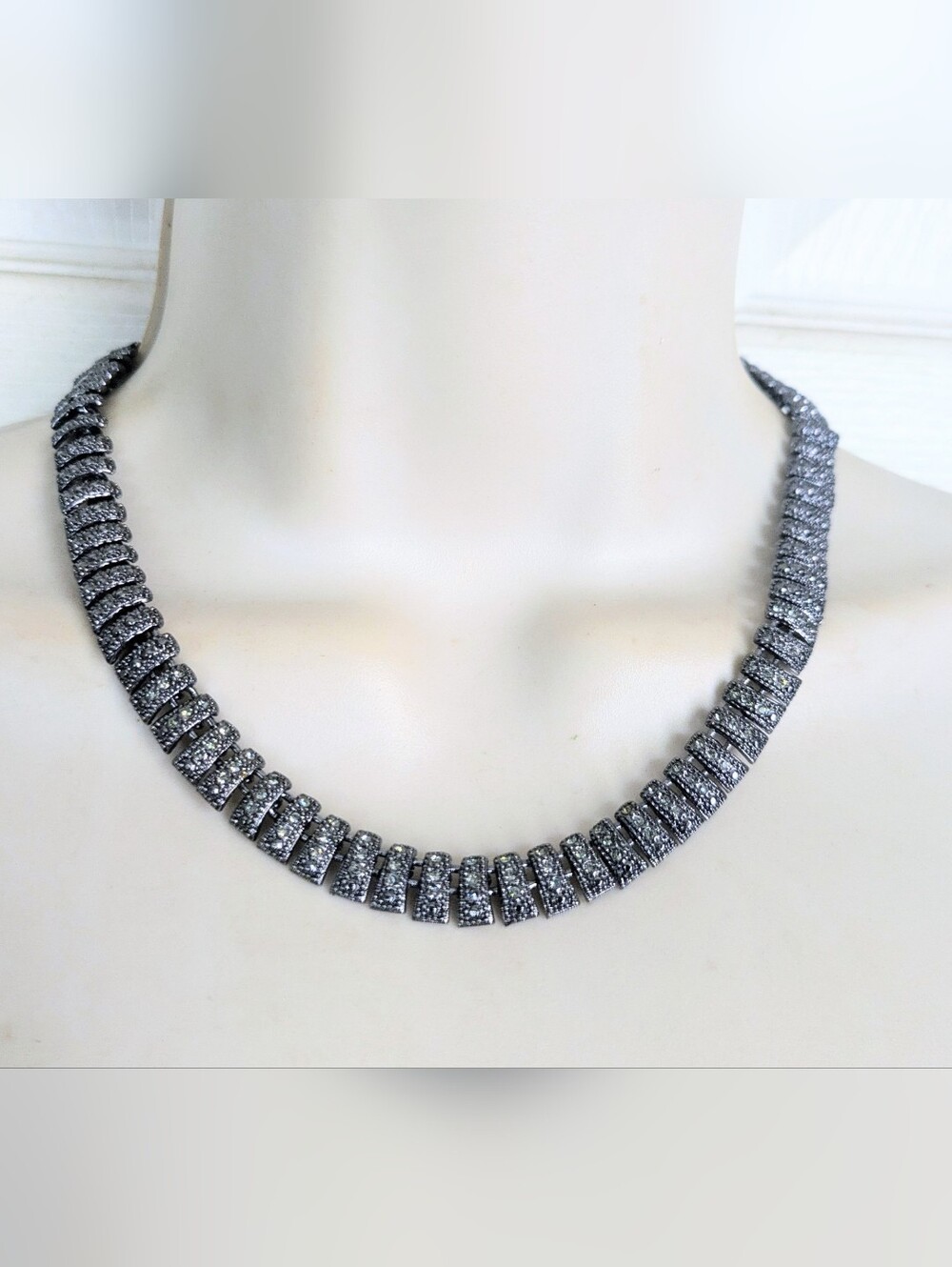 Vintage Art Deco Style Black Tone Articulated Illusion Collar Choker Necklace